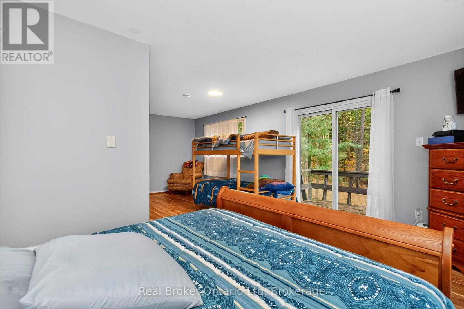 1950 Champlain Road, Tiny, Ontario  L9M 0B6 - Photo 14 - S12978522