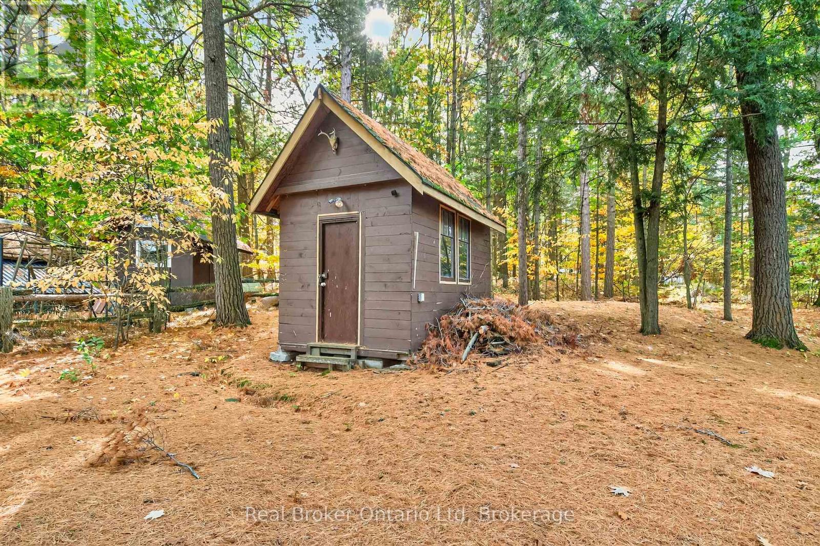 1950 Champlain Road, Tiny, Ontario  L9M 0B6 - Photo 27 - S12978522