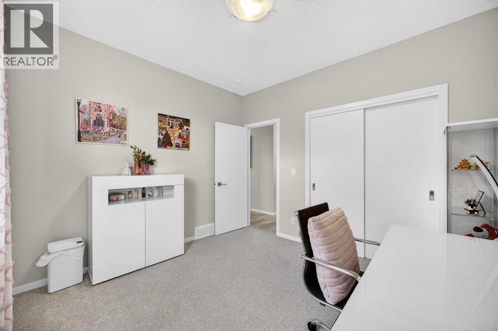 73 Yorkstone Heath SW, Calgary, Alberta  T2X 4S4 - Photo 33 - A2299650