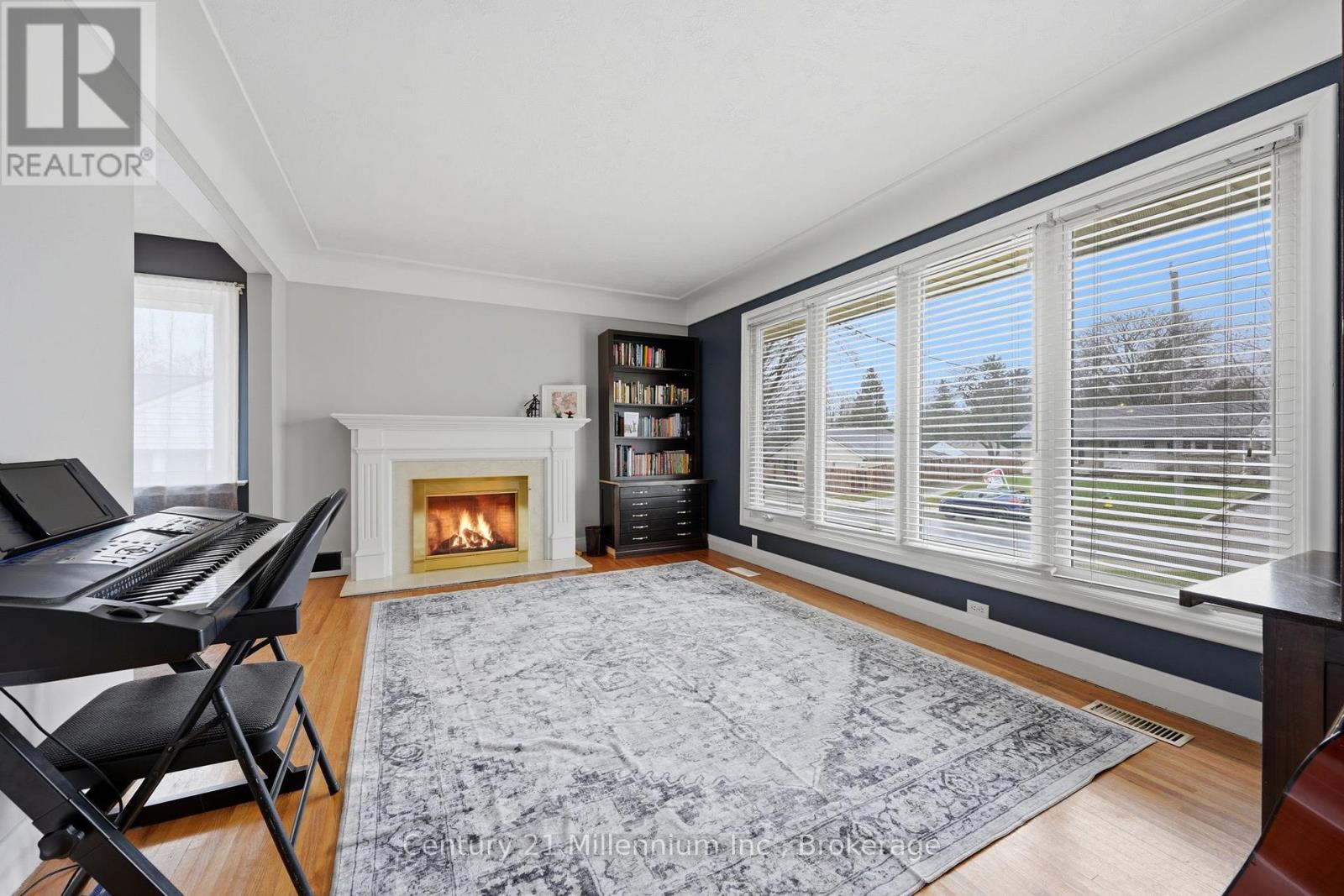 6 Earlscourt Crescent, Woodstock, Ontario  N4S 5H3 - Photo 10 - X12980266