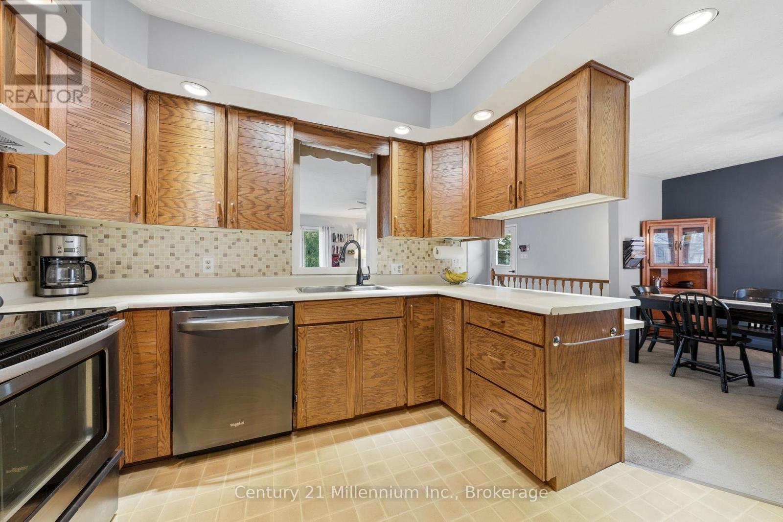 6 Earlscourt Crescent, Woodstock, Ontario  N4S 5H3 - Photo 21 - X12980266