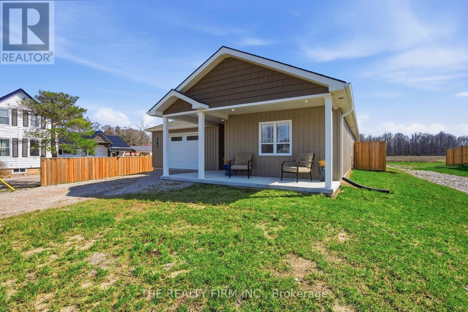 141 Victoria Avenue E, South Huron, Ontario  N0M 1M0 - Photo 2 - X12984908