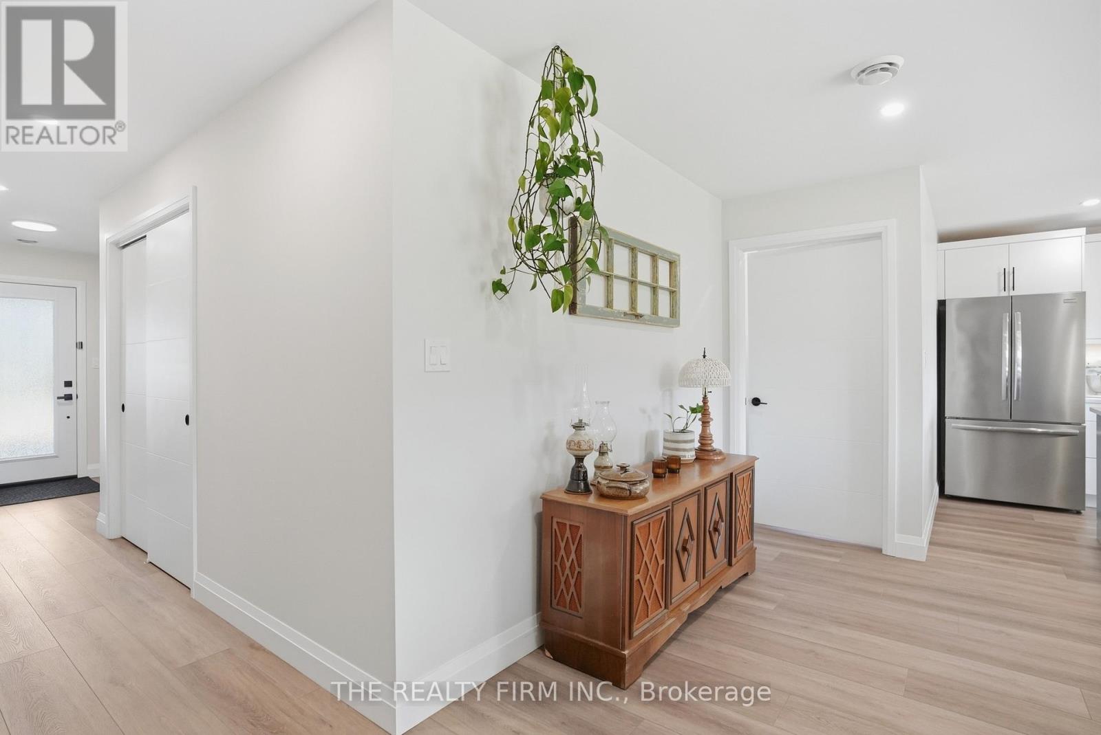 141 Victoria Avenue E, South Huron, Ontario  N0M 1M0 - Photo 20 - X12984908