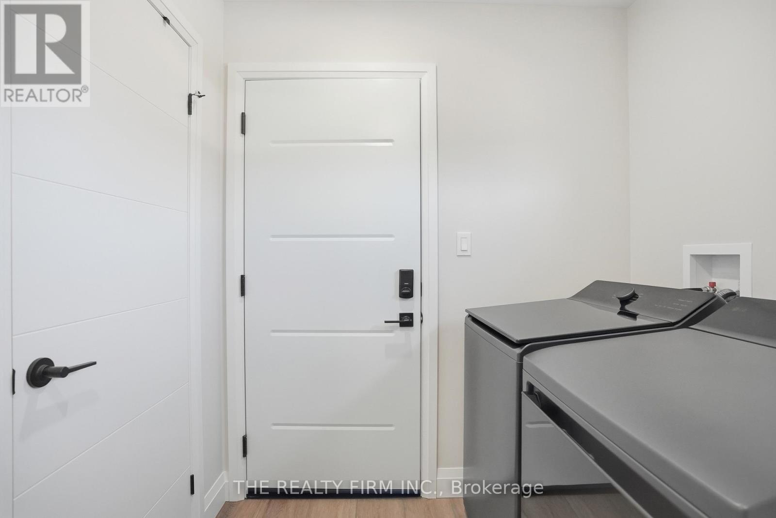 141 Victoria Avenue E, South Huron, Ontario  N0M 1M0 - Photo 35 - X12984908