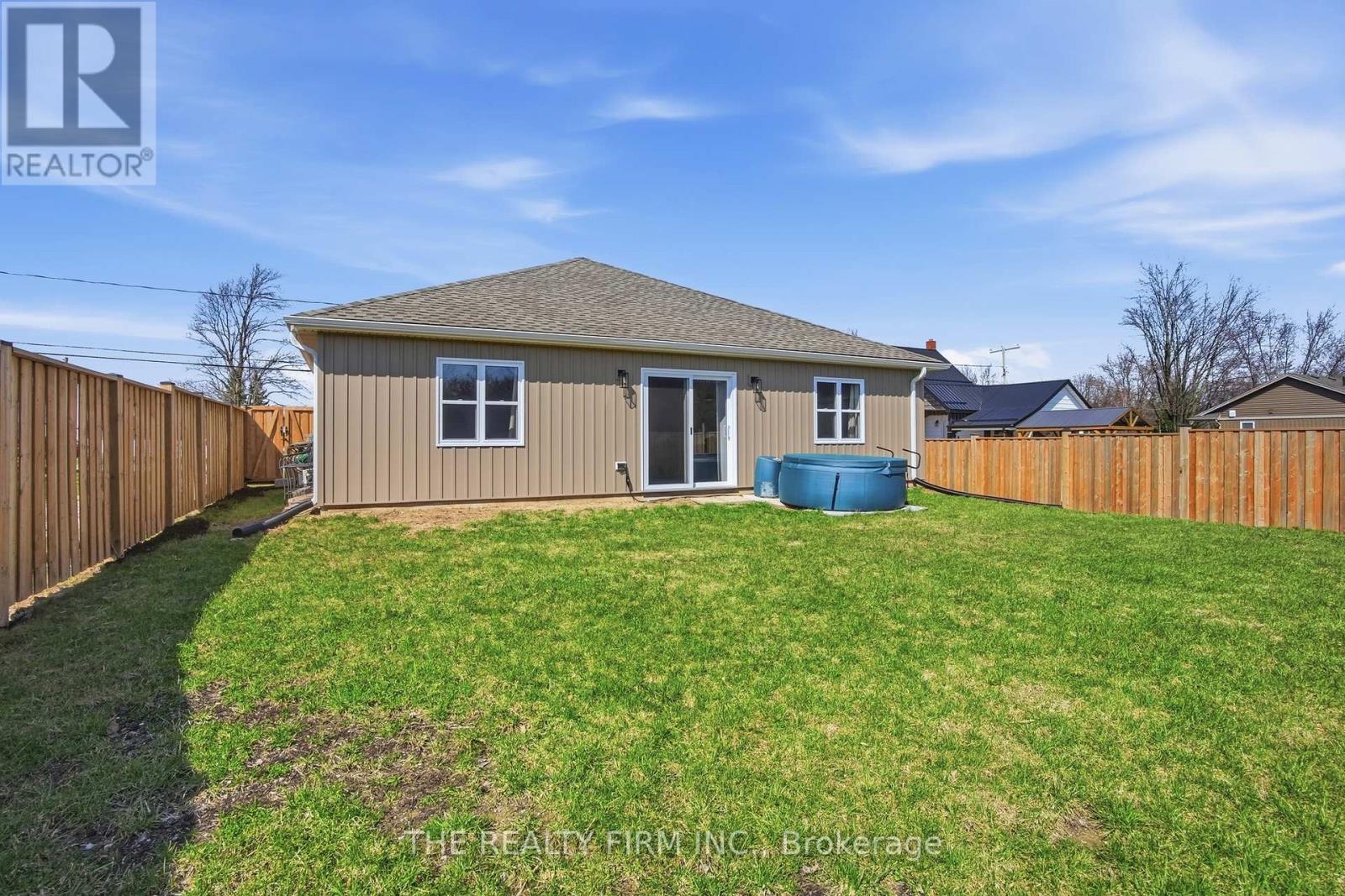 141 Victoria Avenue E, South Huron, Ontario  N0M 1M0 - Photo 43 - X12984908