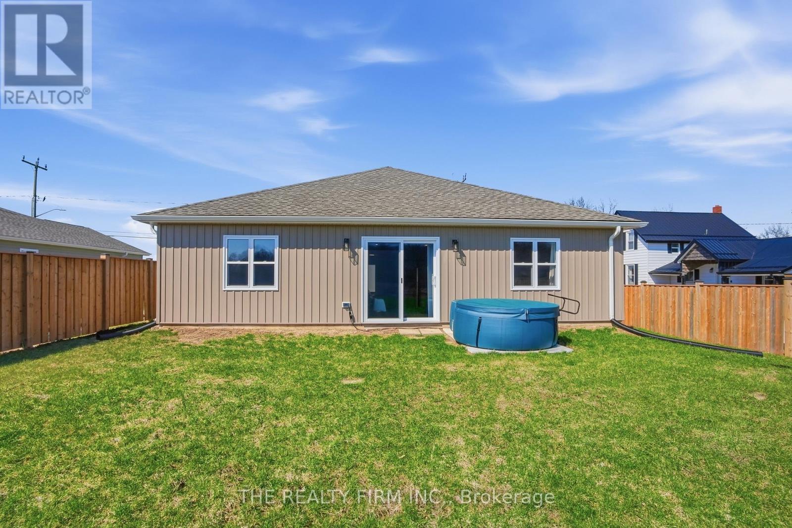 141 Victoria Avenue E, South Huron, Ontario  N0M 1M0 - Photo 45 - X12984908