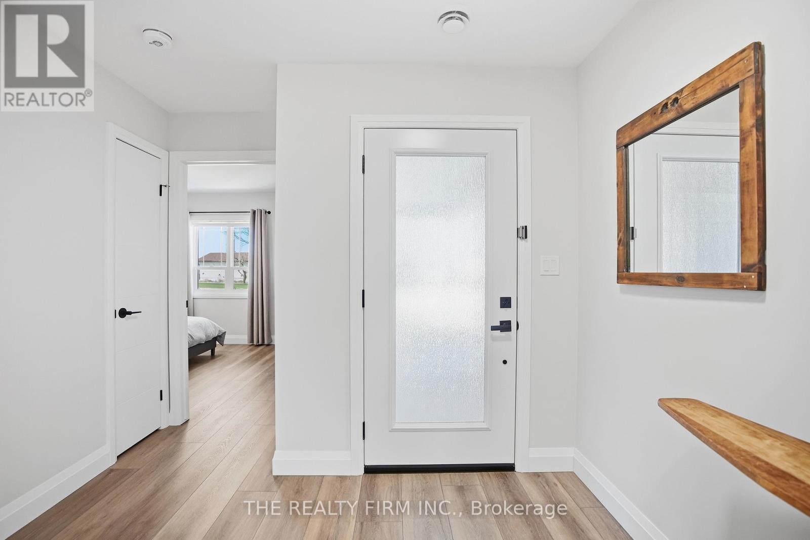 141 Victoria Avenue E, South Huron, Ontario  N0M 1M0 - Photo 6 - X12984908