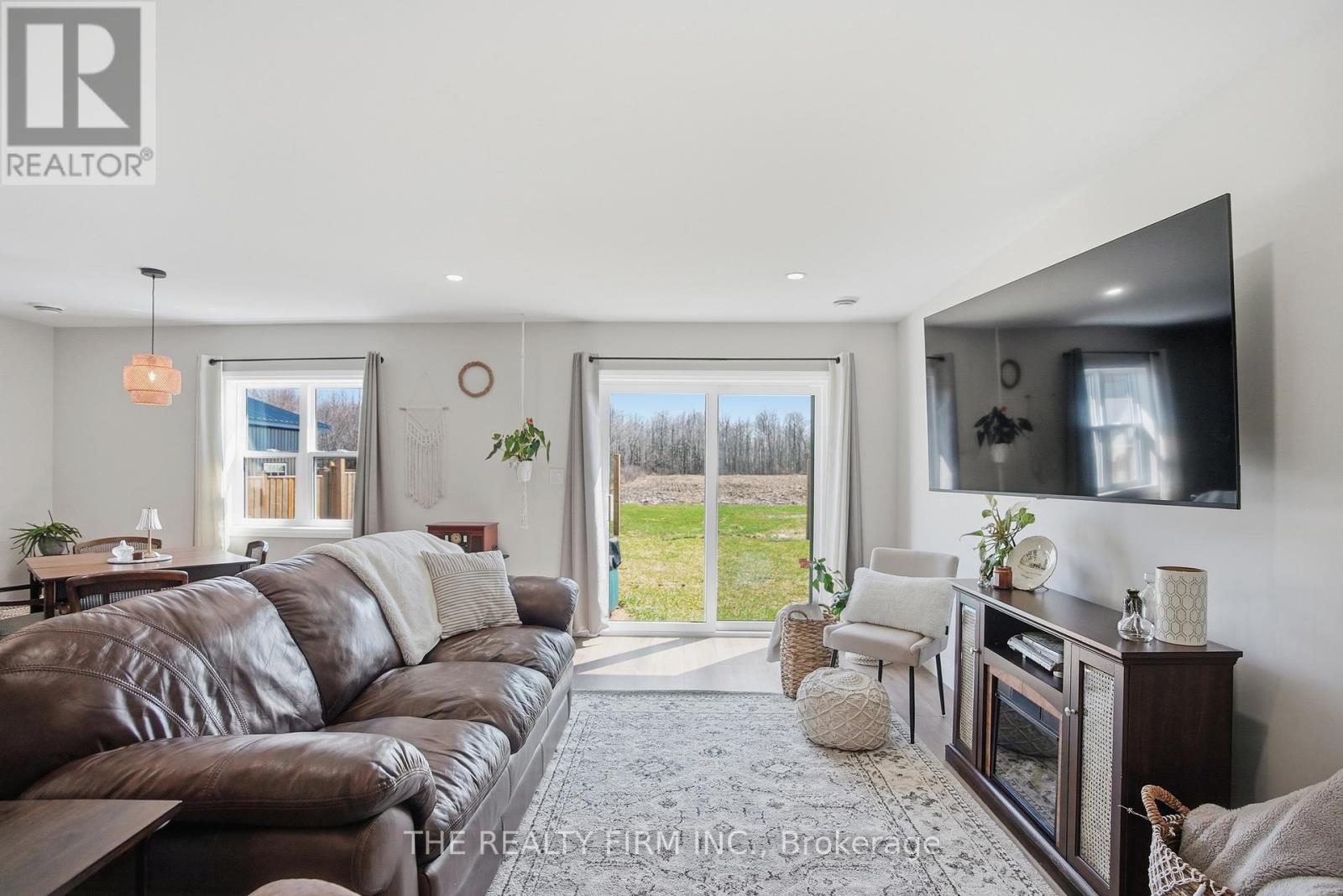 141 Victoria Avenue E, South Huron, Ontario  N0M 1M0 - Photo 9 - X12984908