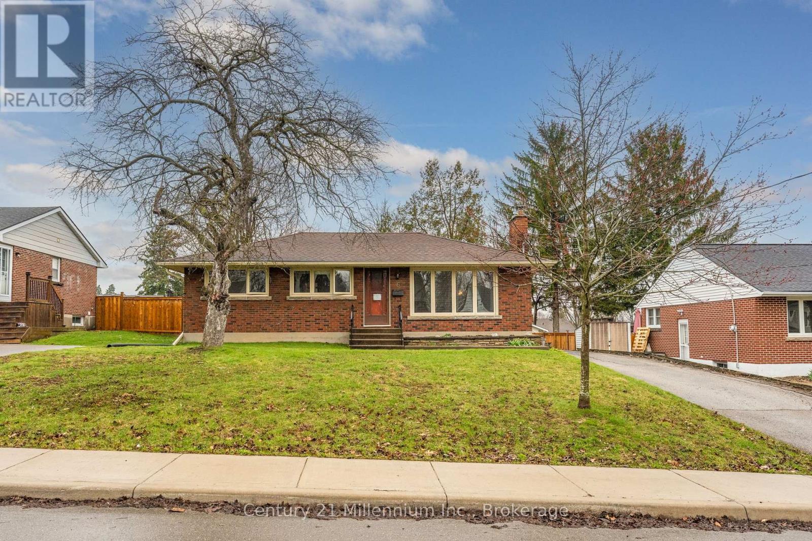 6 Earlscourt Crescent, Woodstock, Ontario  N4S 5H3 - Photo 4 - X12980266