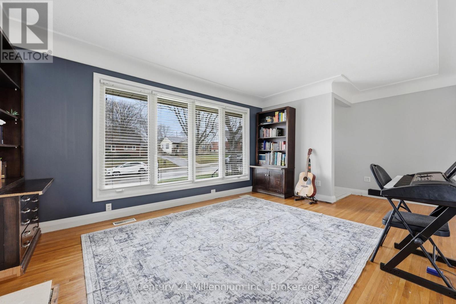 6 Earlscourt Crescent, Woodstock, Ontario  N4S 5H3 - Photo 12 - X12980266