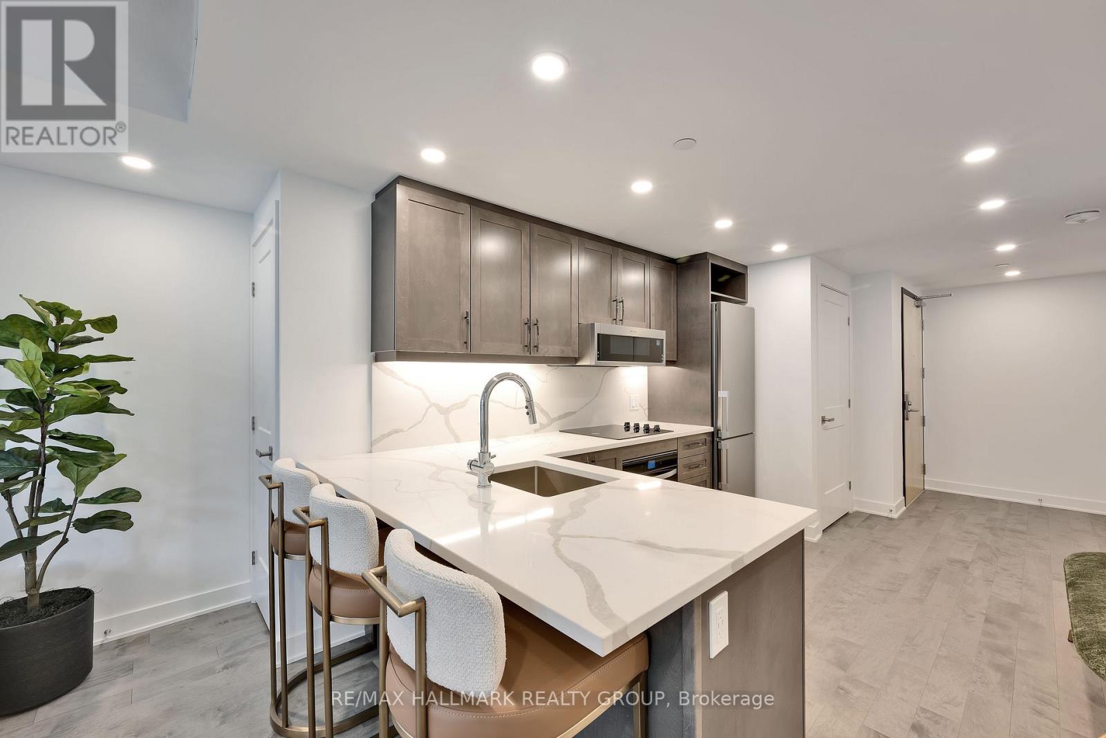 401 - 340 Queen Street, Ottawa, Ontario K1R 0G1 - Photo 7 - X12984782