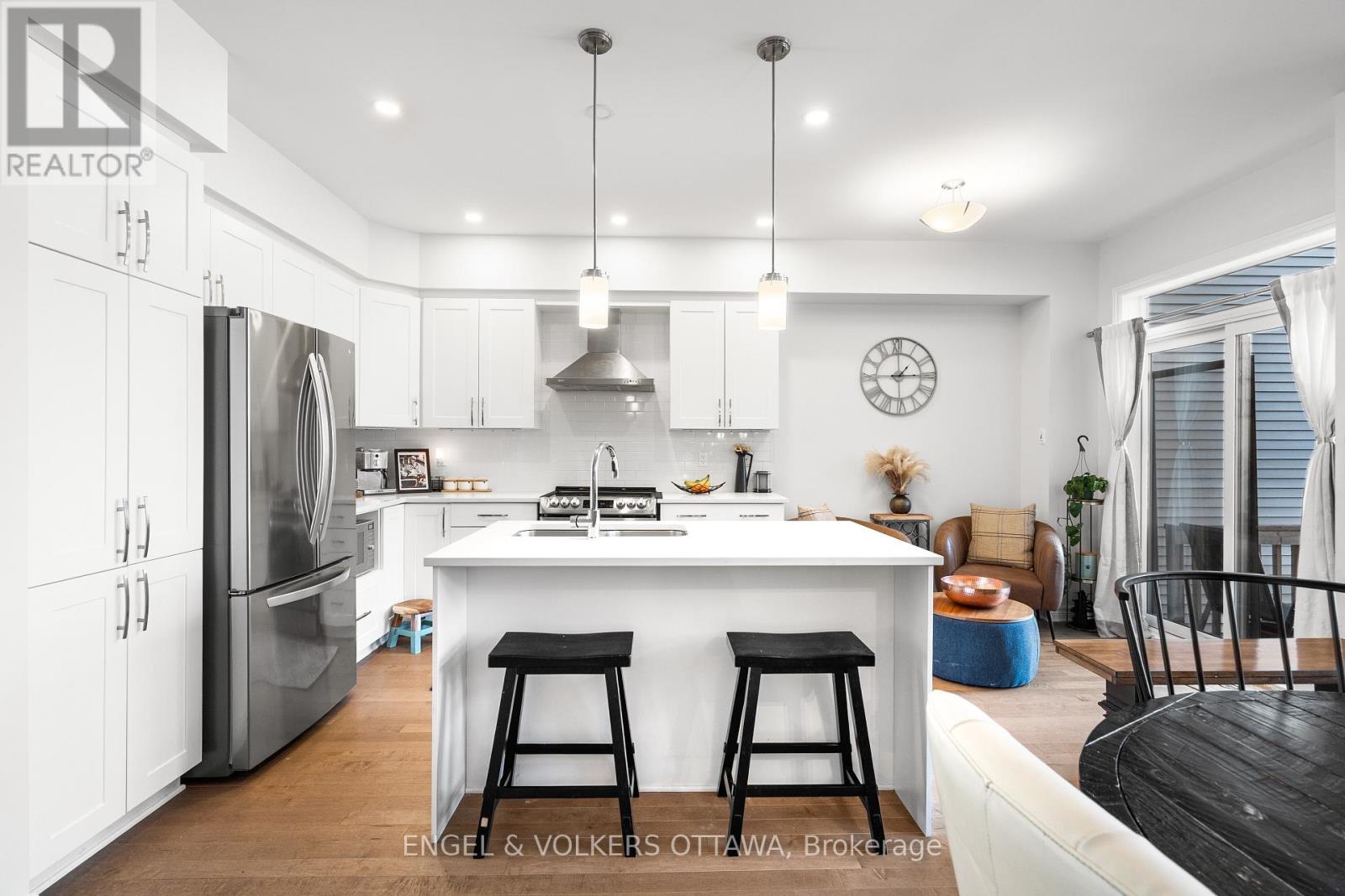 740 Miikana Road, Ottawa, Ontario  K1X 0H6 - Photo 8 - X12984820