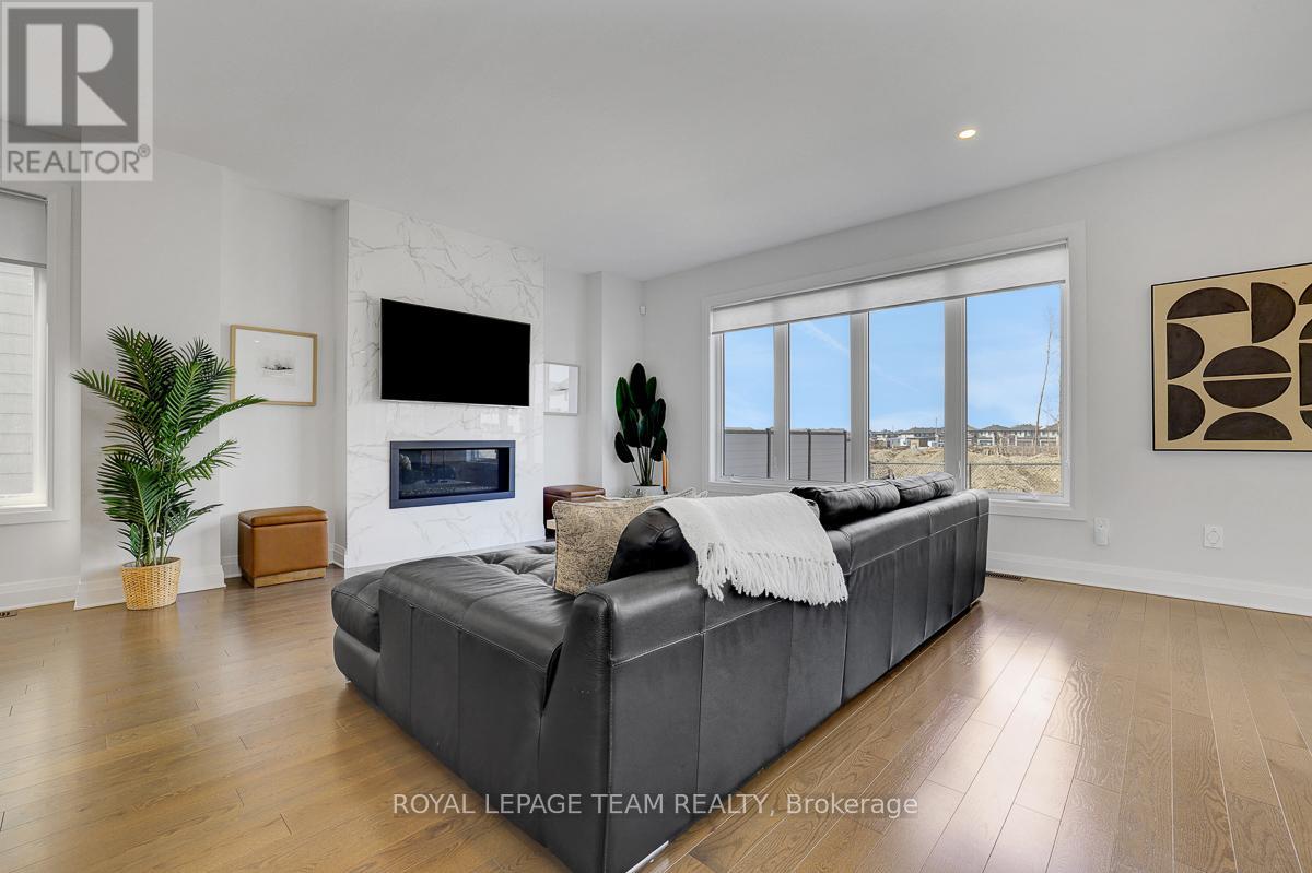 949 Atrium Ridge, Ottawa, Ontario  K4M 0P3 - Photo 13 - X12984852