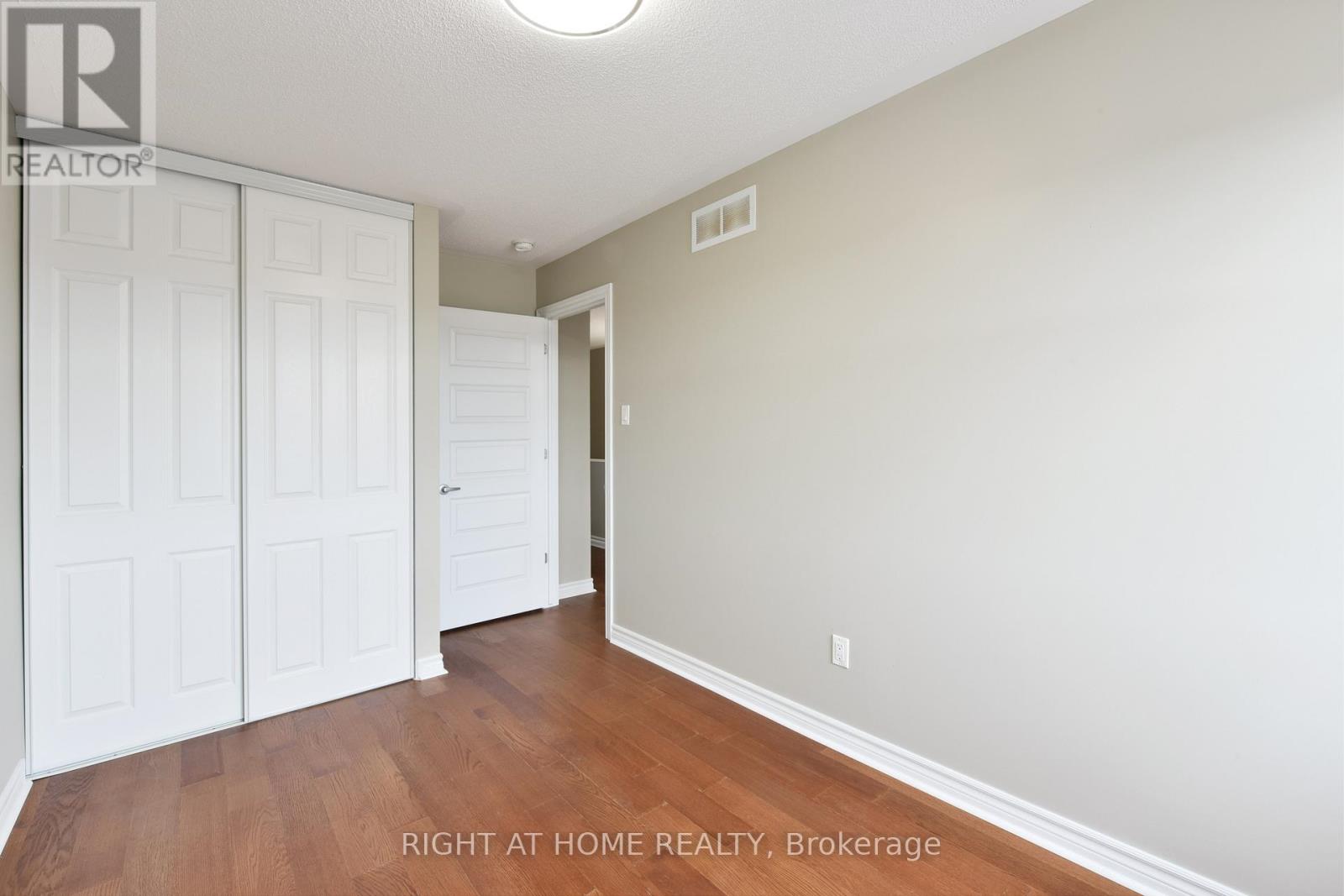 520 Silvertip Lane, Ottawa, Ontario  K2T 0H7 - Photo 28 - X12984862