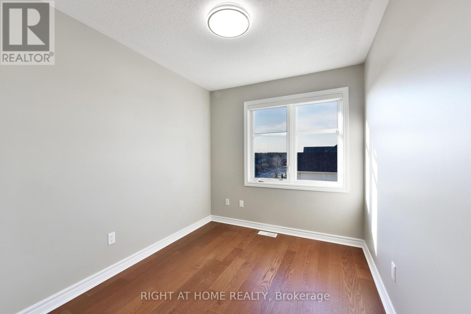 520 Silvertip Lane, Ottawa, Ontario  K2T 0H7 - Photo 29 - X12984862