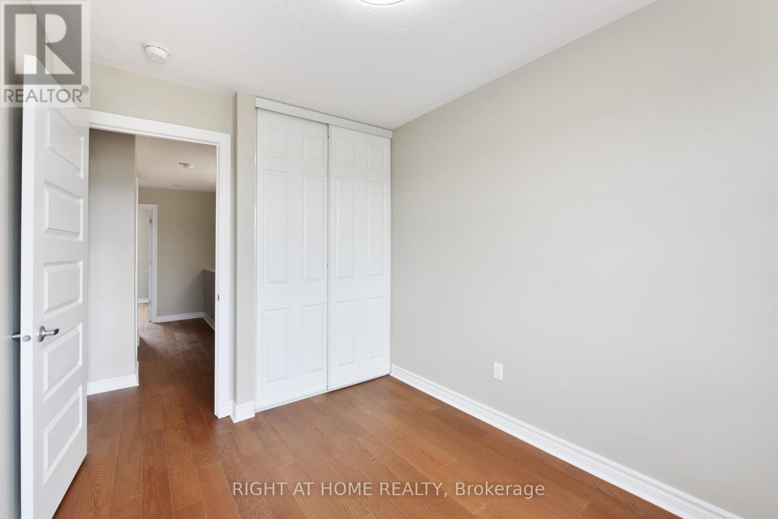 520 Silvertip Lane, Ottawa, Ontario  K2T 0H7 - Photo 30 - X12984862