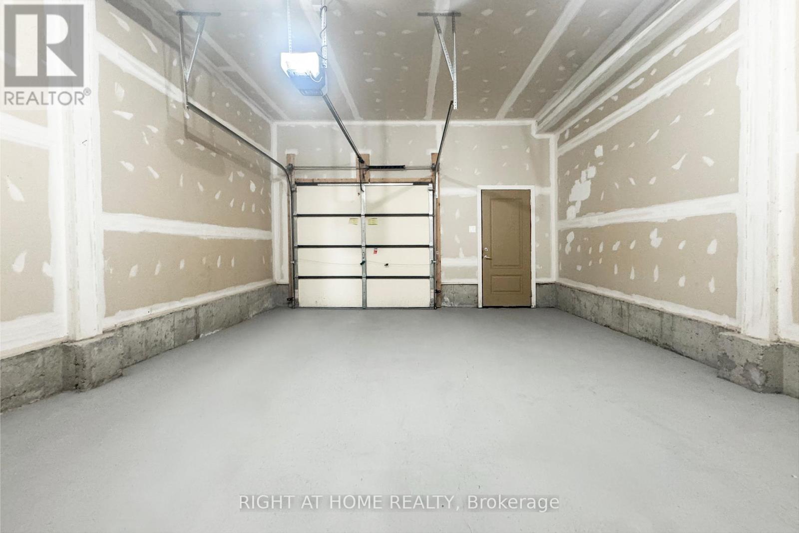 520 Silvertip Lane, Ottawa, Ontario  K2T 0H7 - Photo 36 - X12984862