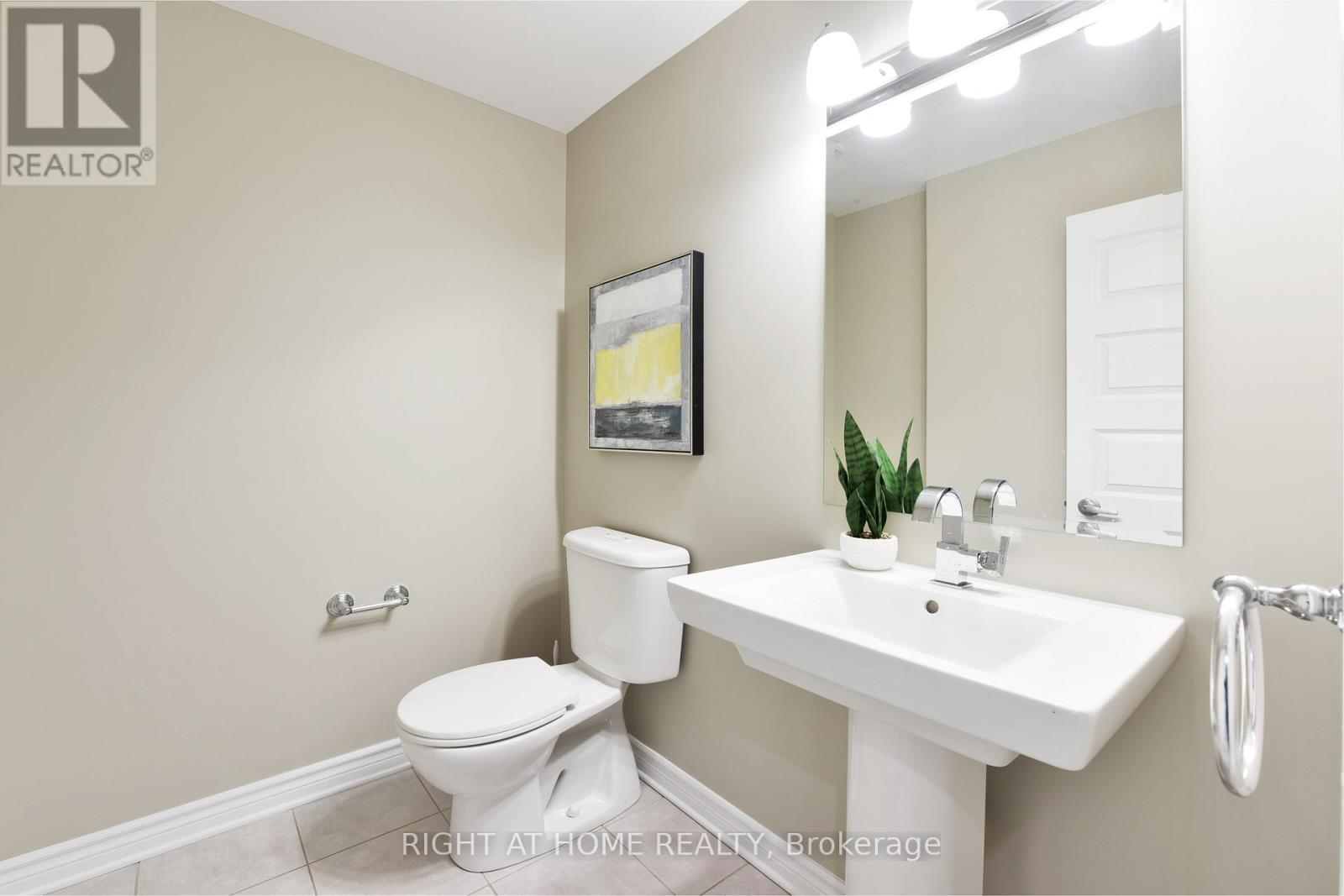 520 Silvertip Lane, Ottawa, Ontario  K2T 0H7 - Photo 8 - X12984862