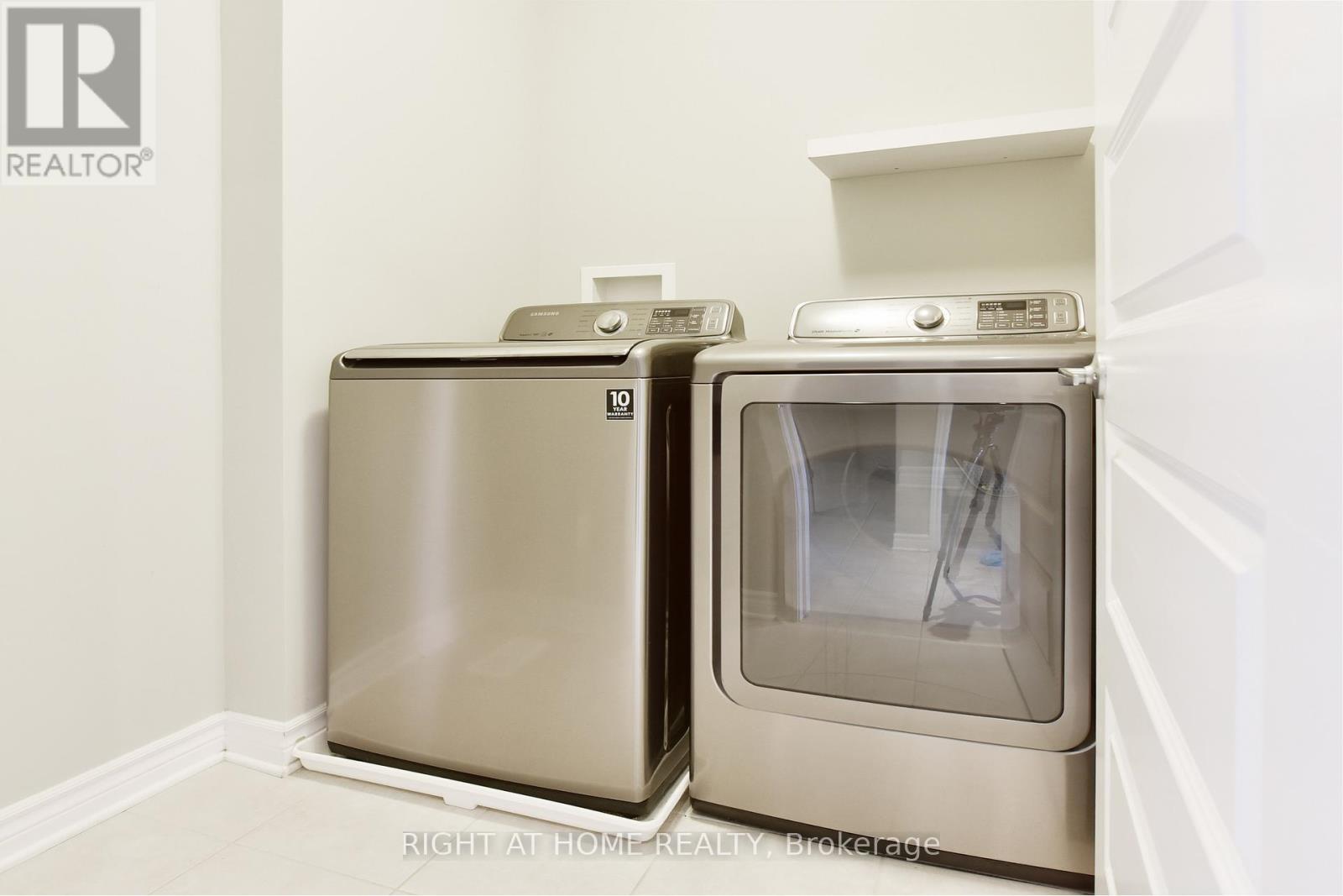 520 Silvertip Lane, Ottawa, Ontario  K2T 0H7 - Photo 9 - X12984862