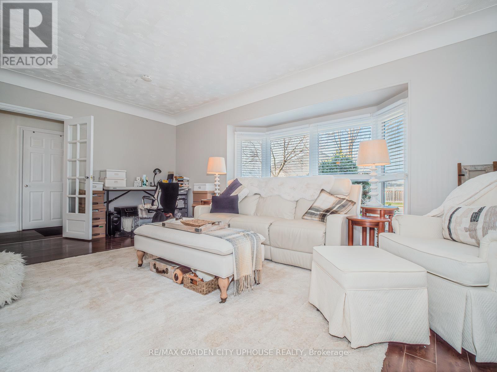 190 First Street Louth Street, St. Catharines, Ontario  L2S 0A6 - Photo 2 - X12984916