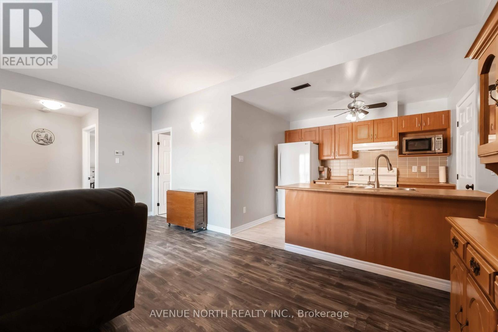 B - 101 Artesa Private, Ottawa, Ontario  K2S 0J8 - Photo 5 - X12741506