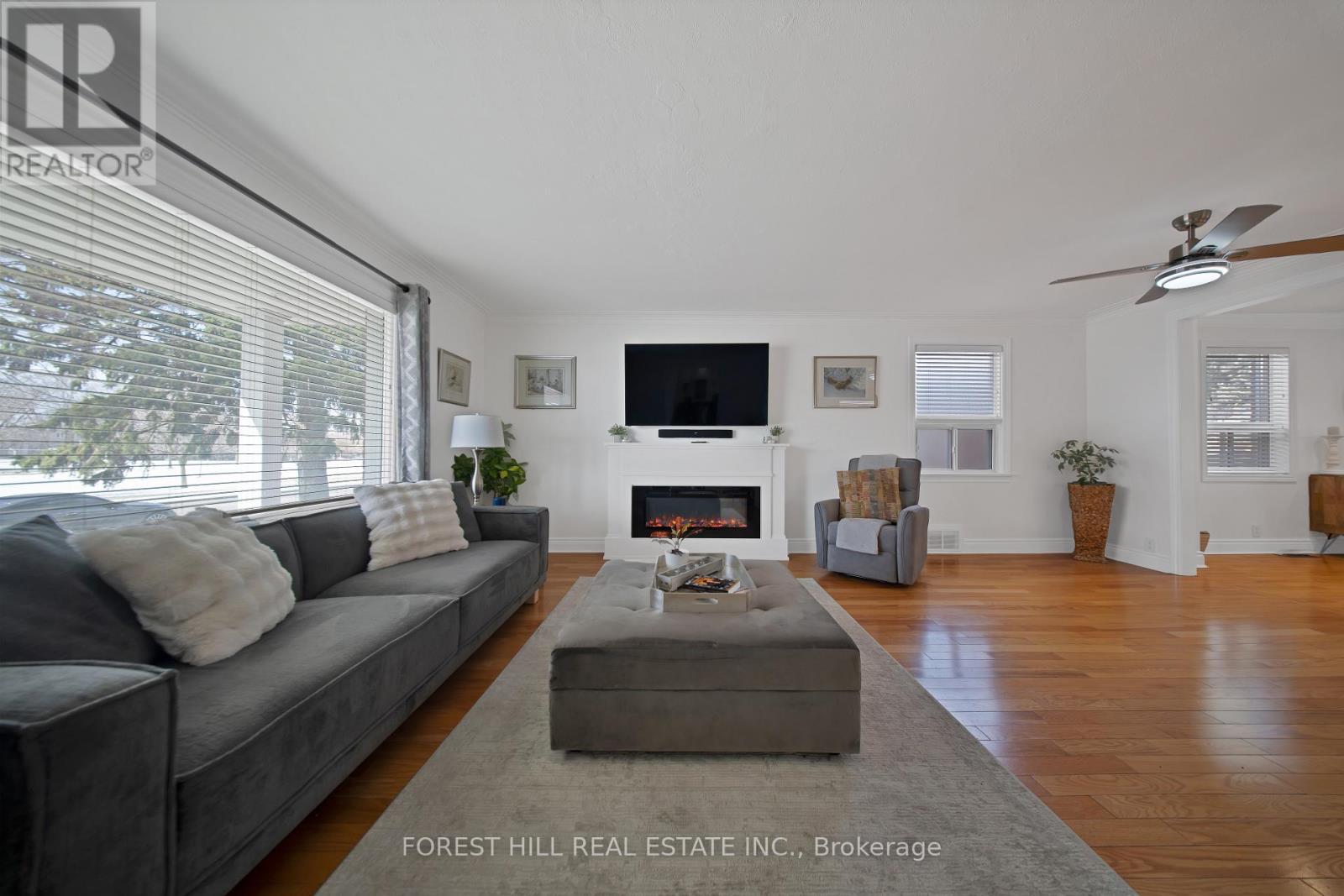 34 Edge Park Avenue, Toronto, Ontario  M1L 2E6 - Photo 7 - E12982296