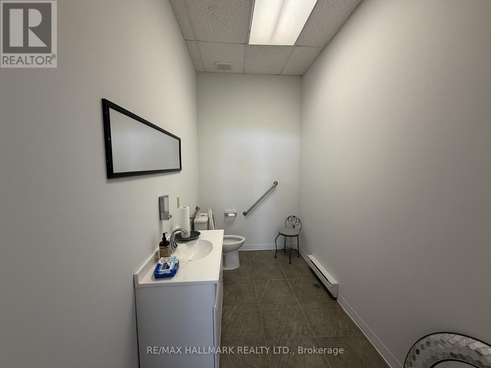 8 - 2 Allaura Boulevard E, Aurora, Ontario  L4G 3S5 - Photo 12 - N12773058