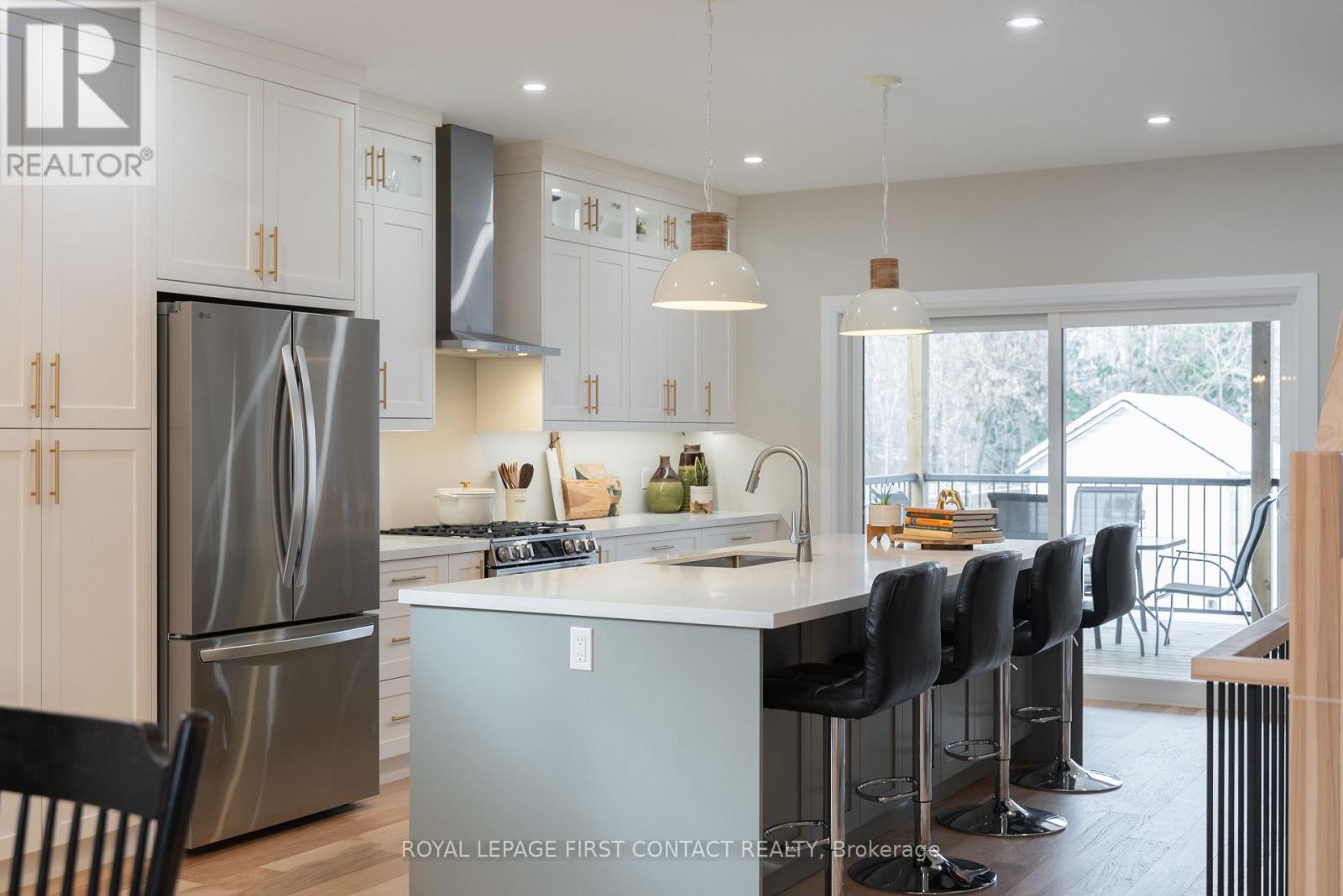 18 Lakeview Road, Oro-Medonte, Ontario  L0L 2E0 - Photo 14 - S12657214