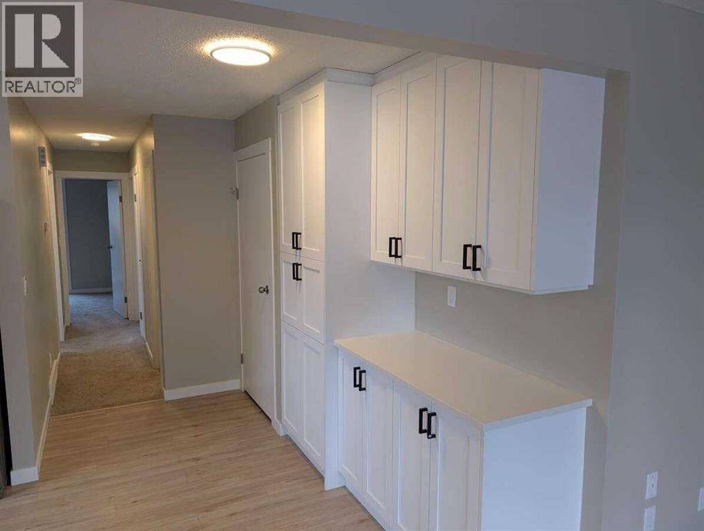 528 Queensland Place Se, Calgary, Alberta  T2J 4T3 - Photo 11 - A2291797