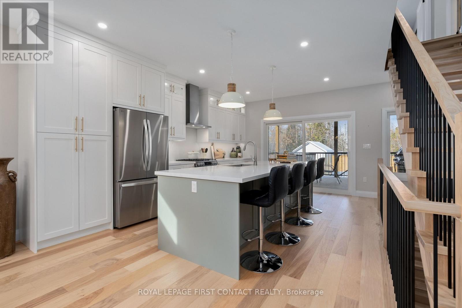 18 Lakeview Road, Oro-Medonte, Ontario  L0L 2E0 - Photo 13 - S12657214