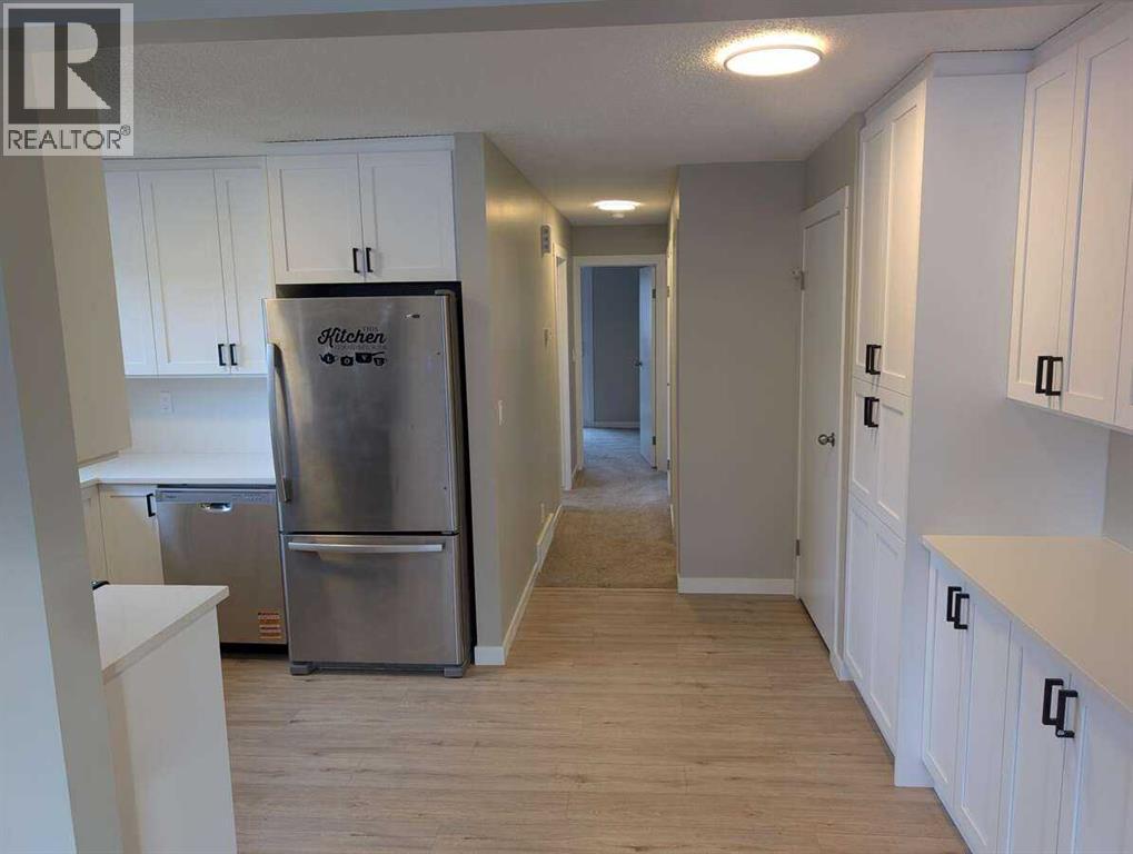 528 Queensland Place Se, Calgary, Alberta  T2J 4T3 - Photo 9 - A2291797