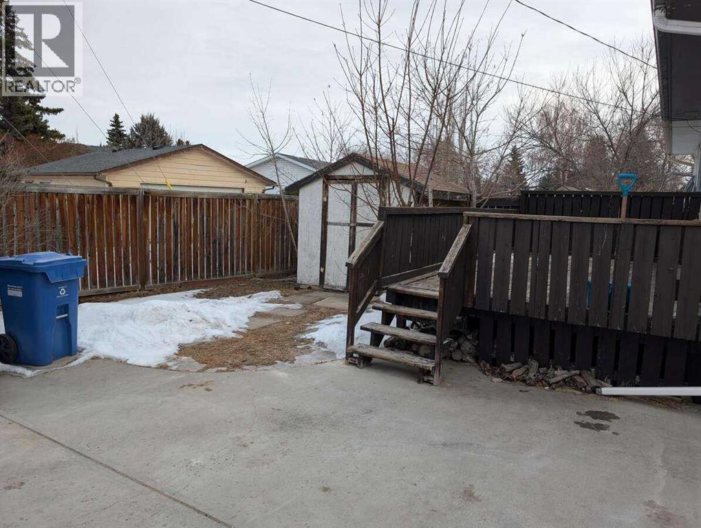 528 Queensland Place Se, Calgary, Alberta  T2J 4T3 - Photo 3 - A2291797