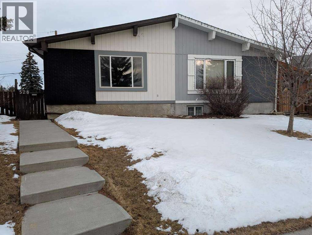528 Queensland Place Se, Calgary, Alberta  T2J 4T3 - Photo 1 - A2291797