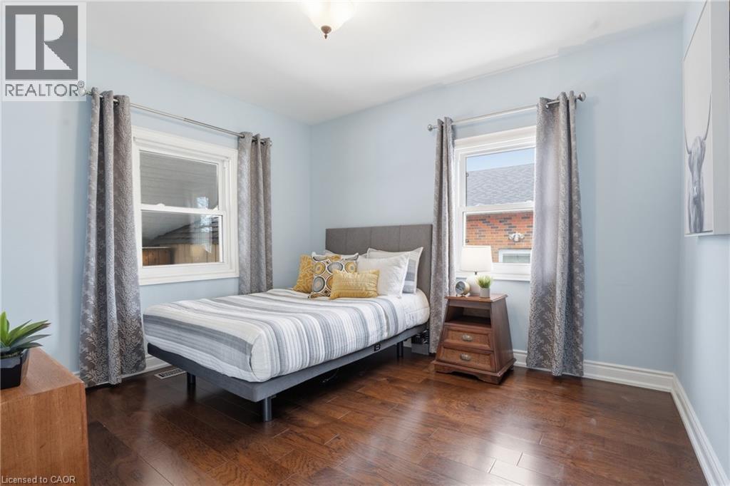 208 East 44th Street, Hamilton, Ontario  L8T 3H6 - Photo 13 - 40819475