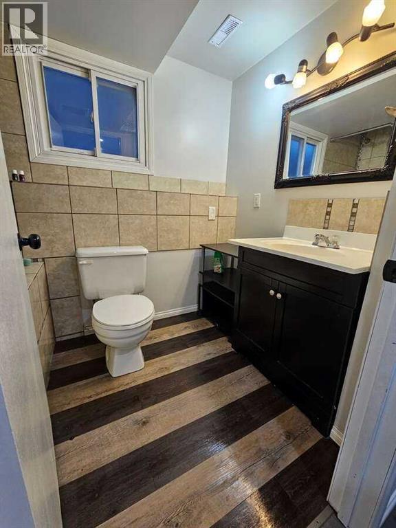 23 Strong Avenue Se, Medicine Hat, Alberta  T1B 3E8 - Photo 38 - A2294858