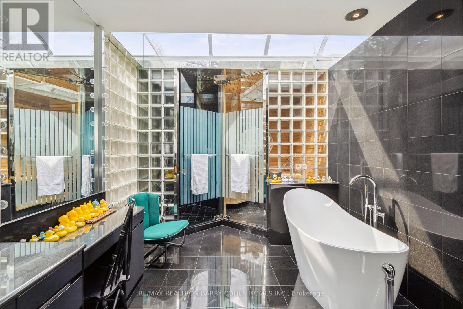 18 Timberglade Court, Toronto, Ontario  M2L 2Y2 - Photo 28 - C12984882