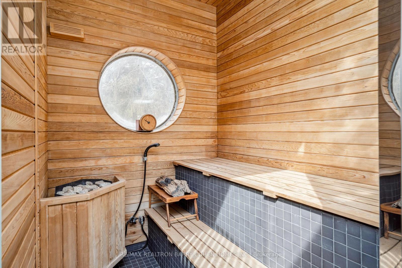 18 Timberglade Court, Toronto, Ontario  M2L 2Y2 - Photo 29 - C12984882