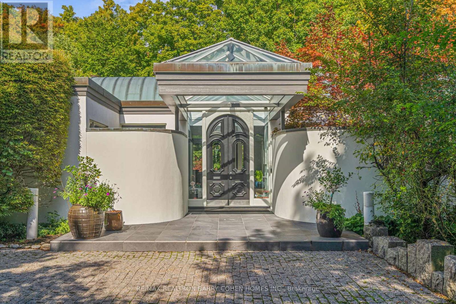 18 Timberglade Court, Toronto, Ontario  M2L 2Y2 - Photo 4 - C12984882