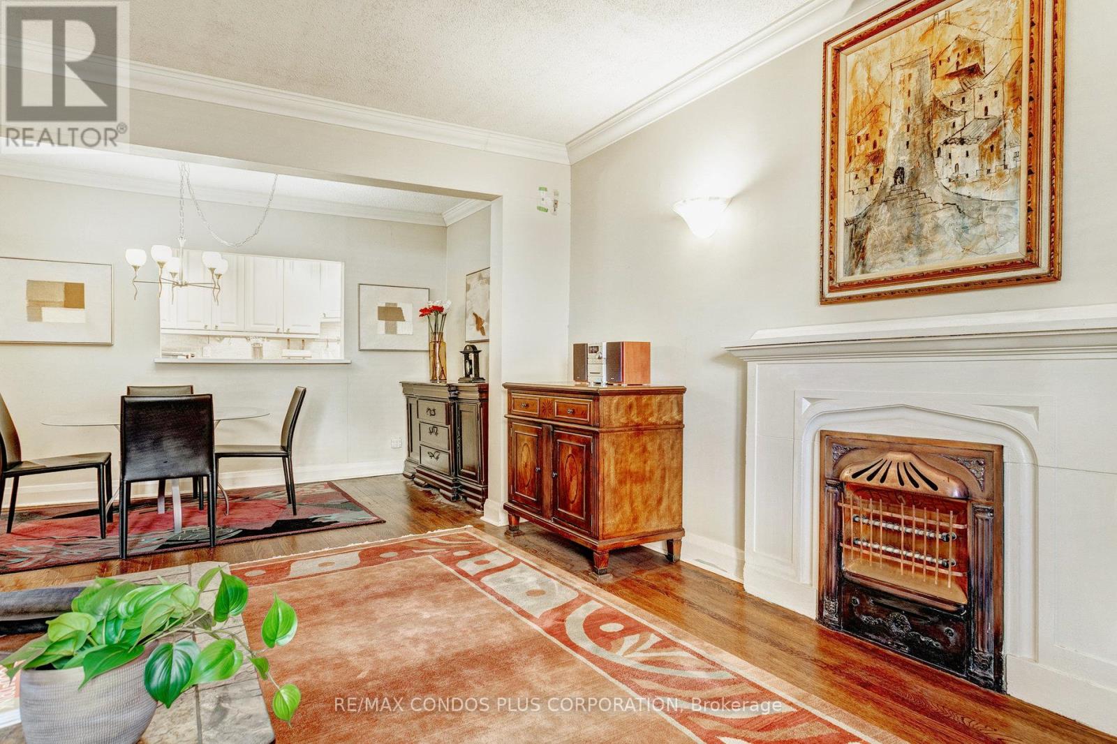 202 - 35 Raglan Avenue, Toronto (Humewood-Cedarvale), Ontario  M6C 2K7 - Photo 8 - C12984914