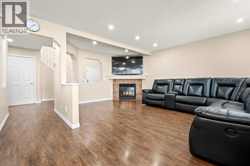 332 Oakmere Way, Chestermere, Alberta  T1X 1N3 - Photo 9 - A2300674