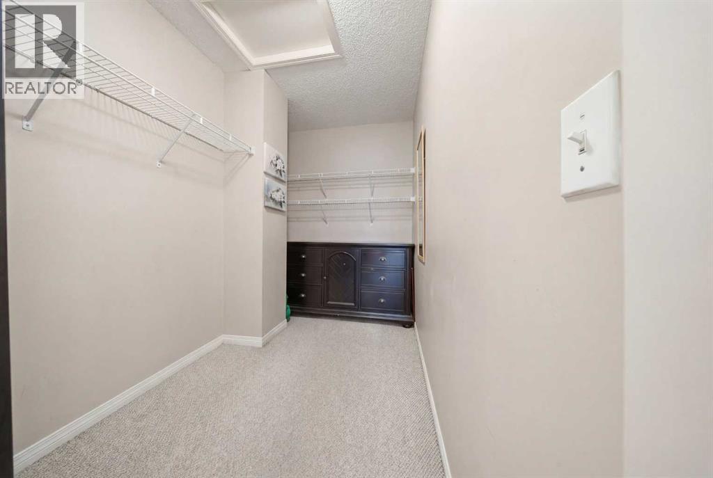 332 Oakmere Way, Chestermere, Alberta  T1X 1N3 - Photo 30 - A2300674