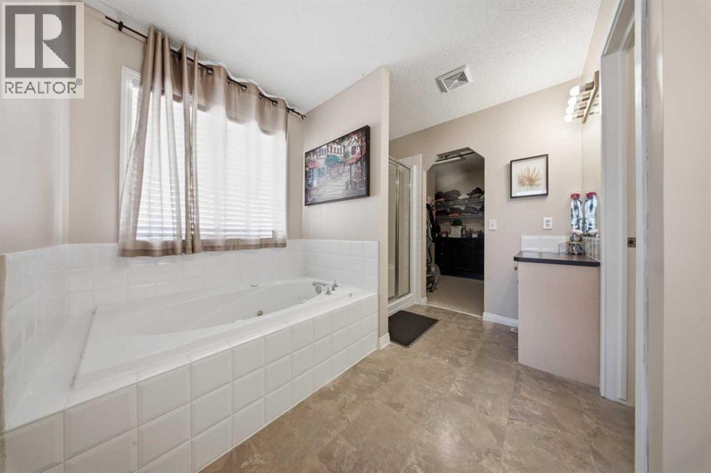 332 Oakmere Way, Chestermere, Alberta  T1X 1N3 - Photo 27 - A2300674