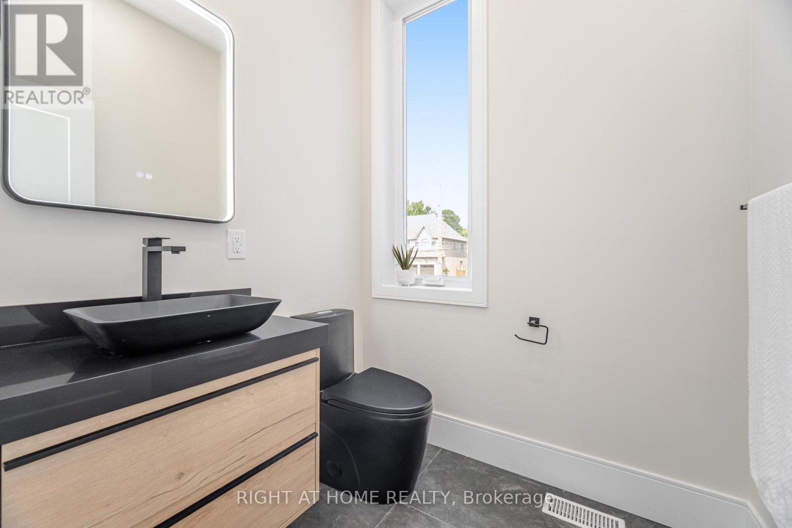 1984 Guild Road, Pickering, Ontario  L1V 1Y1 - Photo 8 - E12984928