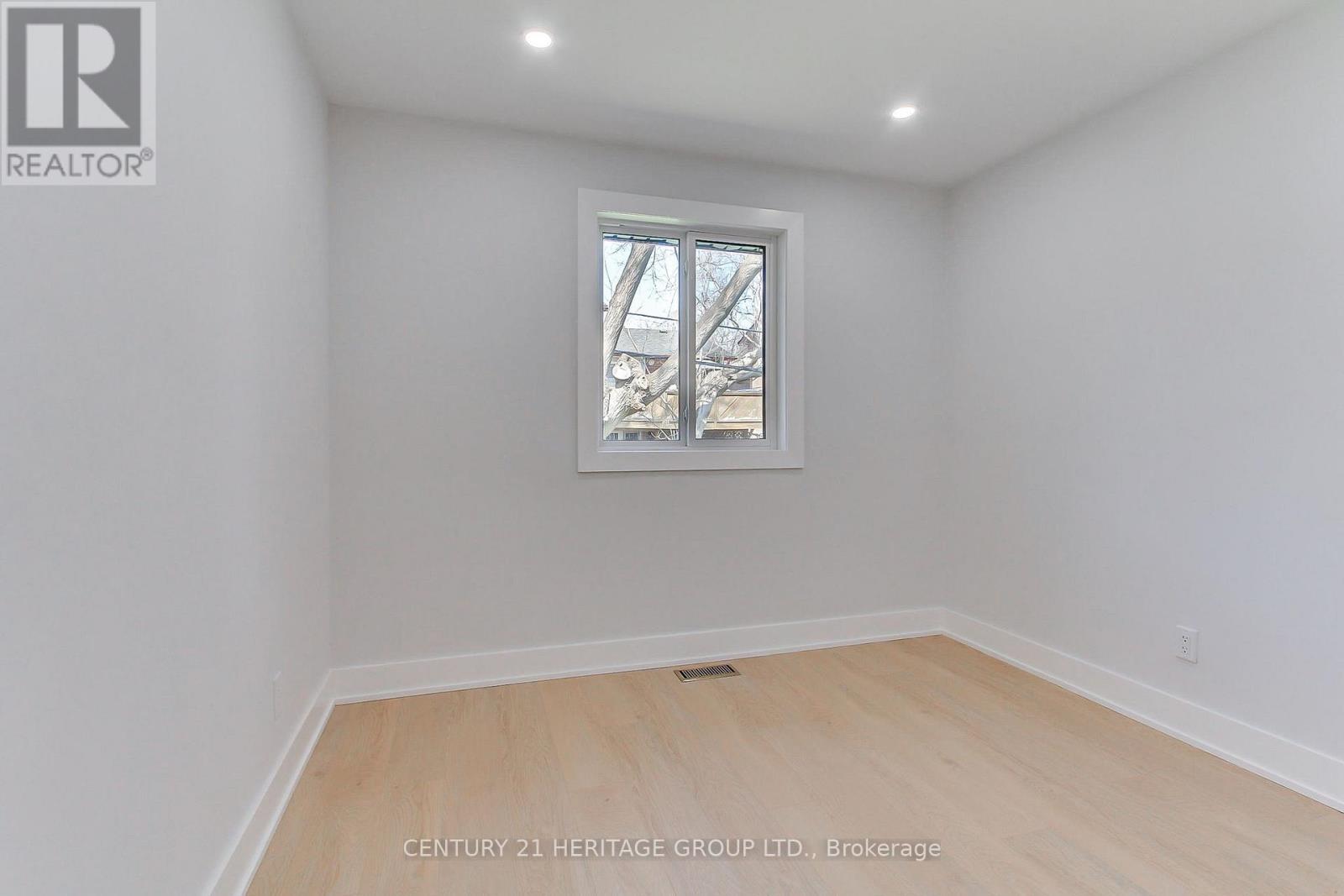 69 Marlin Court, Newmarket, Ontario  L3Y 2W7 - Photo 10 - N12984784