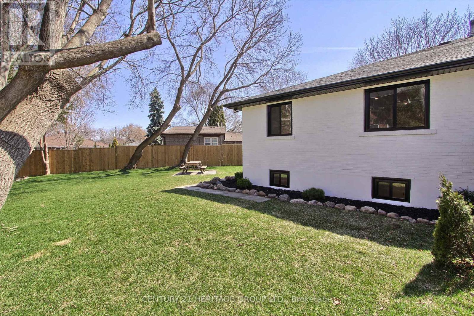 69 Marlin Court, Newmarket, Ontario  L3Y 2W7 - Photo 30 - N12984784