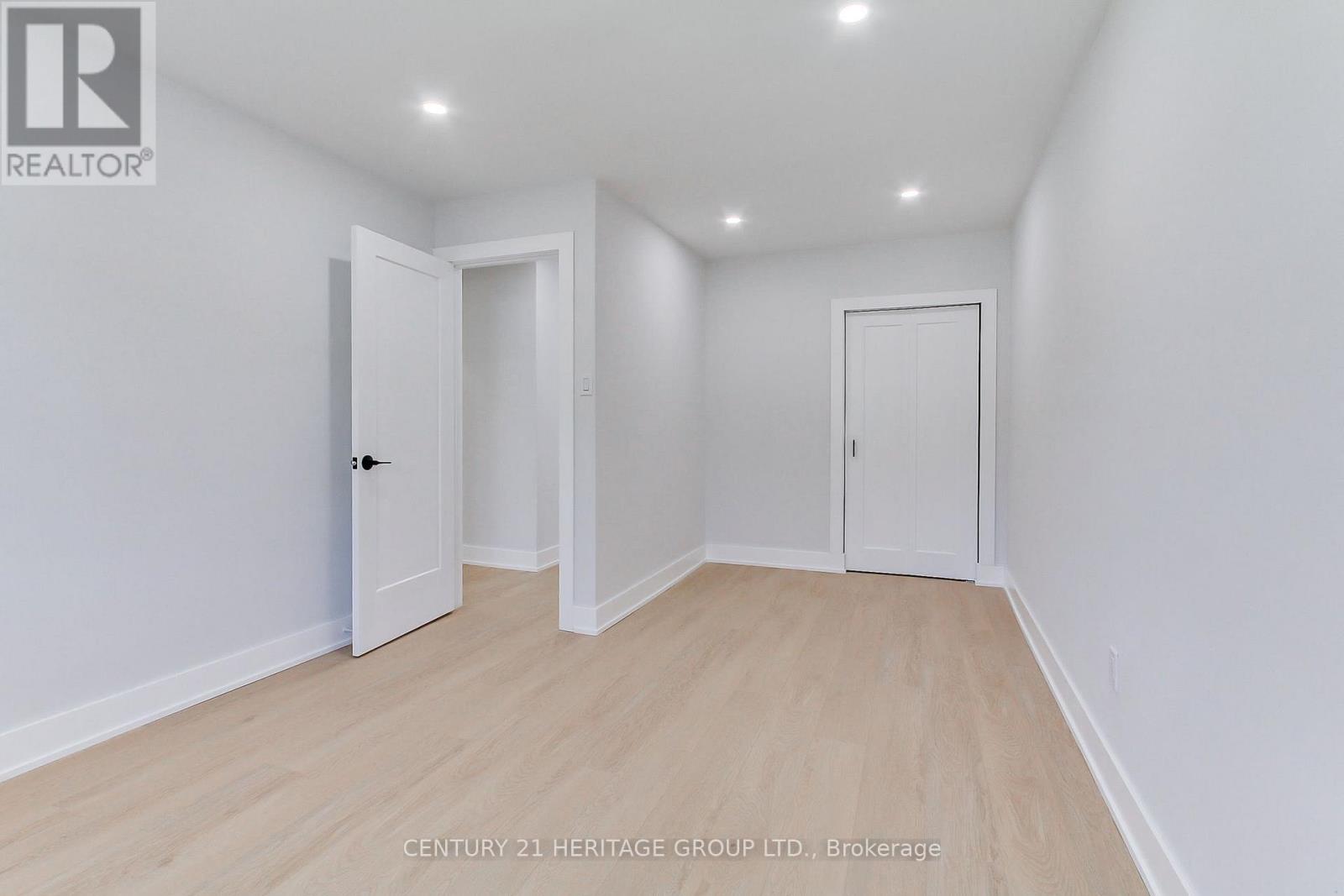 69 Marlin Court, Newmarket, Ontario  L3Y 2W7 - Photo 9 - N12984784