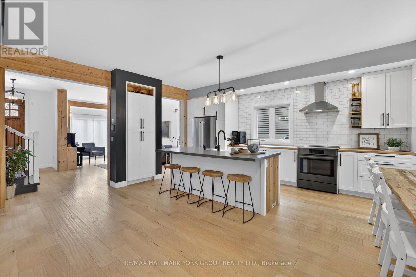 294 Cawthra Boulevard, Newmarket, Ontario  L3Y 4N8 - Photo 6 - N12984824