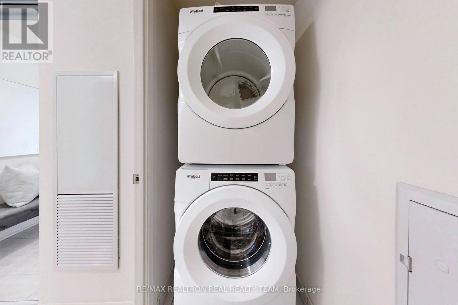 211 - 8960 Jane Street, Vaughan, Ontario L4K 2M9 - Photo 32 - N12984918