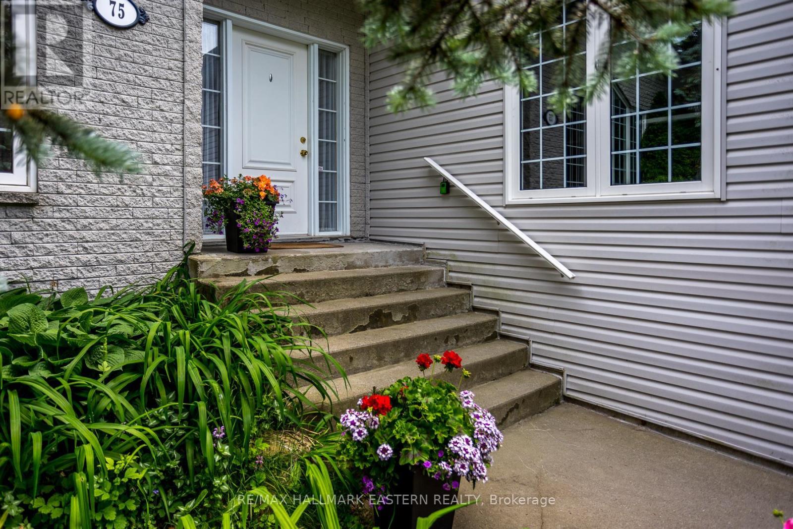 75 Oxford Street, Selwyn, Ontario  K0L 2H0 - Photo 4 - X12805874