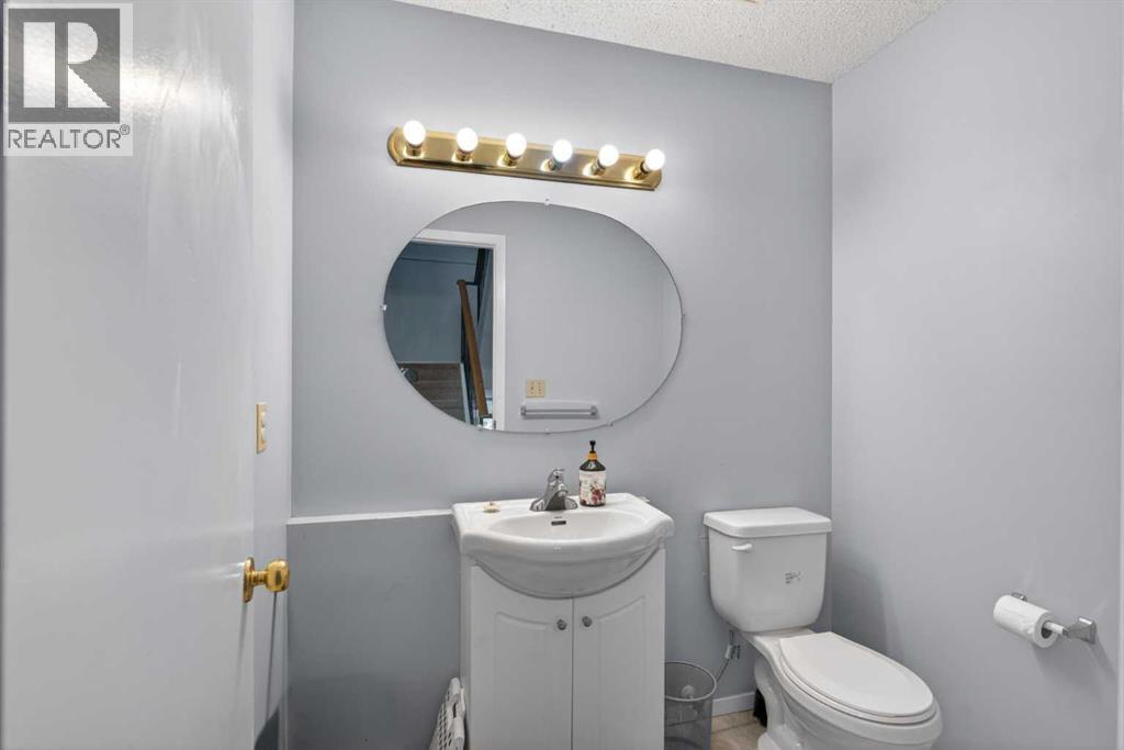 53 Millrise Lane SW, Calgary, Alberta  T2Y 2C4 - Photo 15 - A2293627